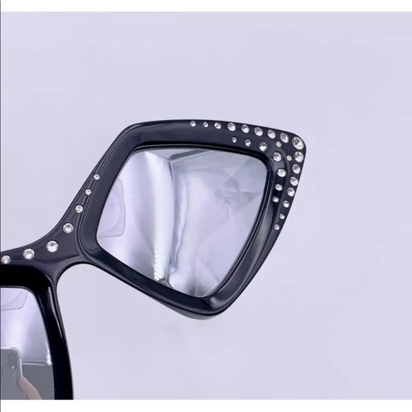 GUCCI NWOT RHINESTONE SUNGLASSES - Picture 3 of 10
